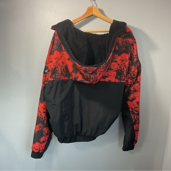 Alo yoga ROSES FREERIDER JACKET cherry and black color Small - Picture 10 of 14